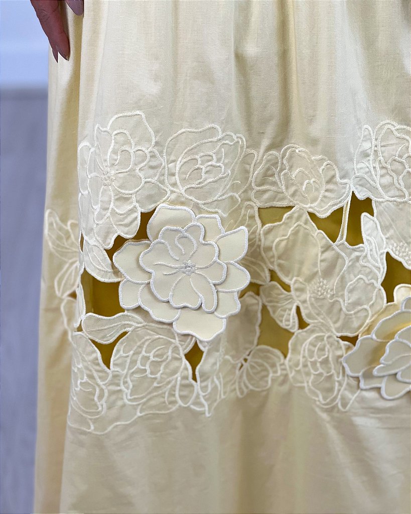 VESTIDO APLIQUE 3D